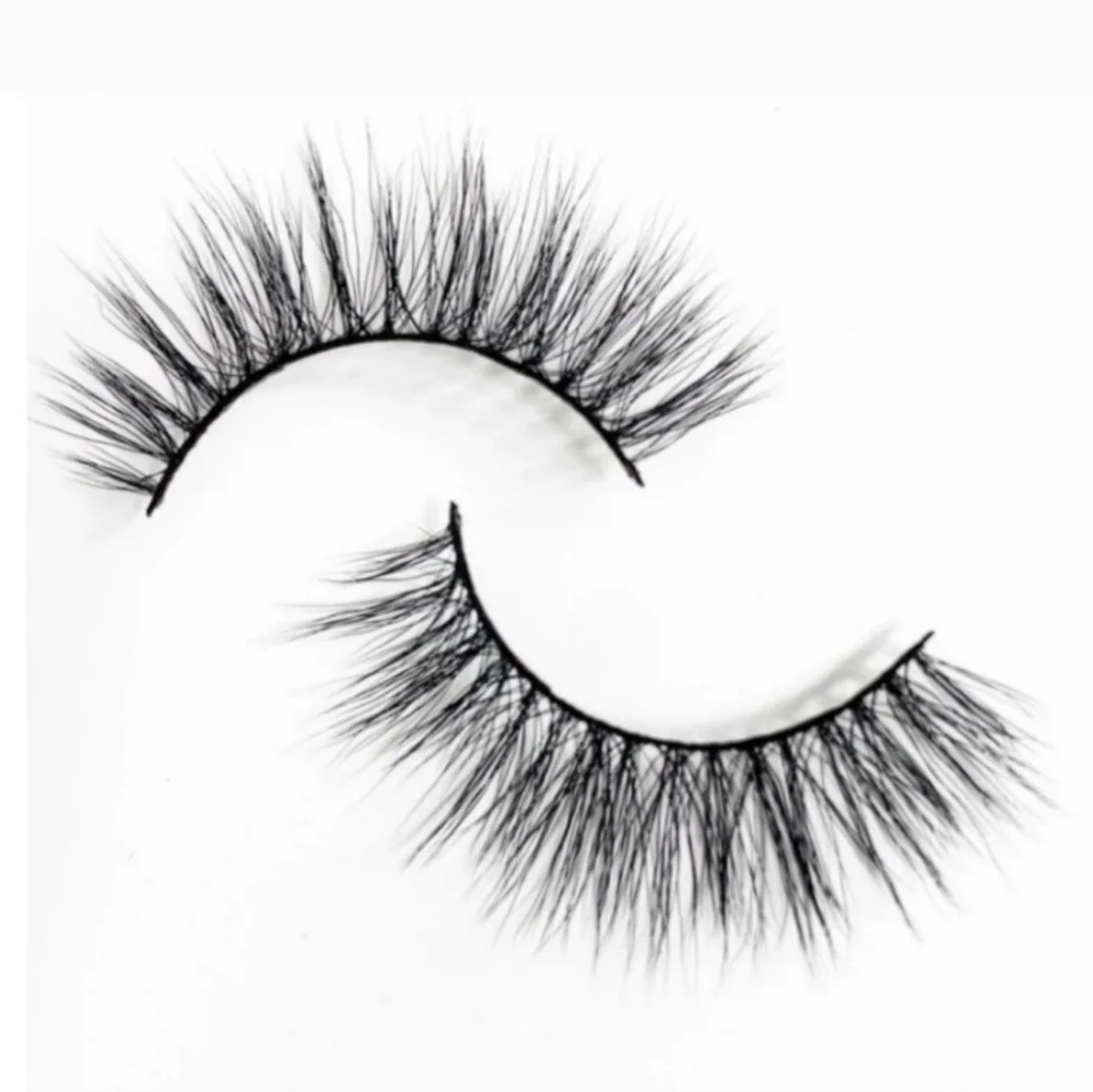 🆕 Lashaholic Luxury Lashes (Kiss Me)